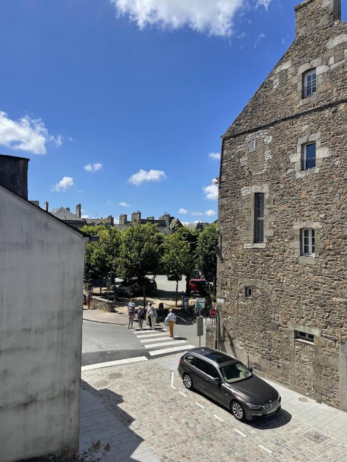 Helen Dinan Exterior foto